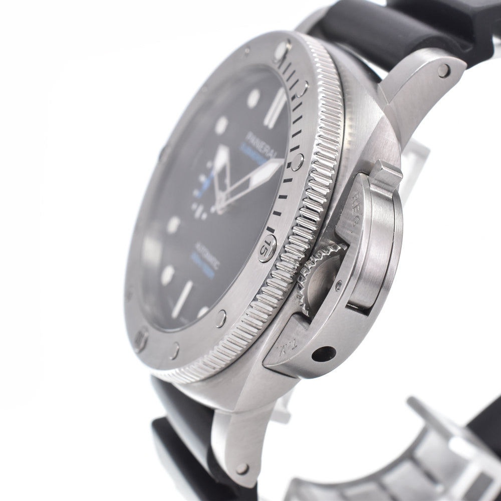 Panerai Luminor Submersible 300M Automatic Carbotech And Rubber Watch (Pre-Owned)