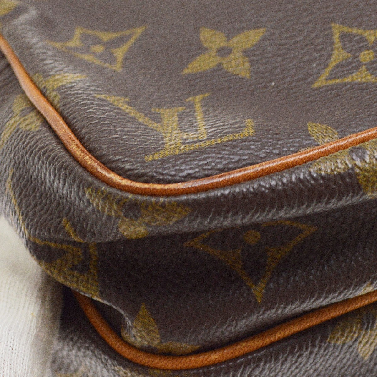 Louis Vuitton Amazone Monogram Brown Canvas Shoulder Bag Bag (Pre-Owned)