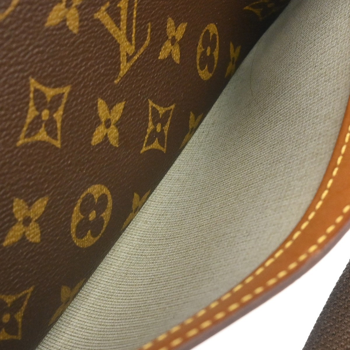 Louis Vuitton Reporter Monogram Brown Canvas Shoulder Bag Bag (Pre-Owned)