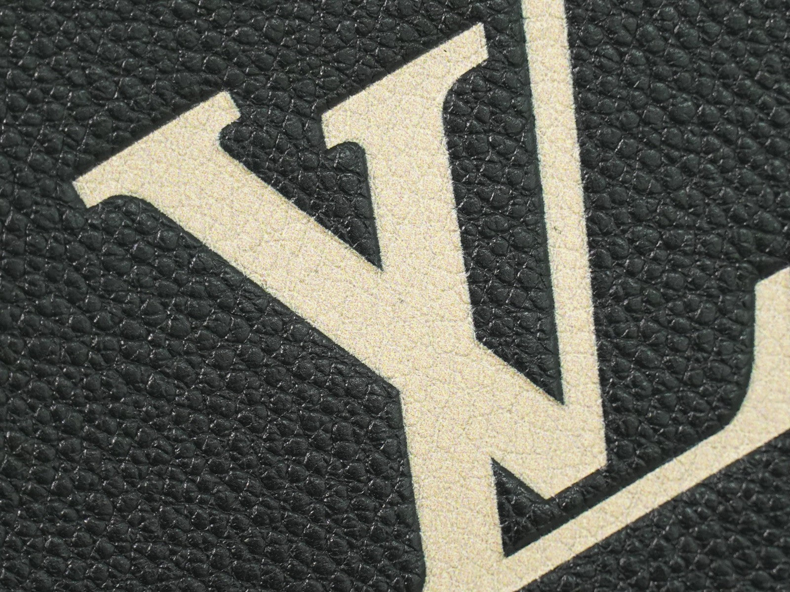 Louis Vuitton Petit Sac Plat Bicolor Monogram Empreinte Giant Black Leather Handbag (Pre-Owned)