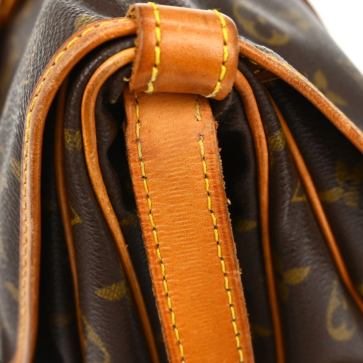 Louis Vuitton Saumur Monogram Brown Canvas Shoulder Bag Bag (Pre-Owned)