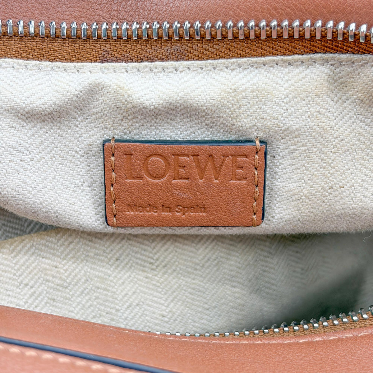 Loewe Puzzle Leather Brown Leather Handbag (Pre-Owned)