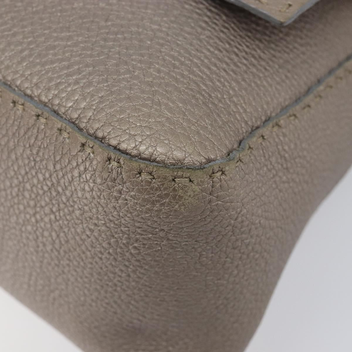 Fendi Selleria Baguette Leather Beige Leather Handbag (Pre-Owned)