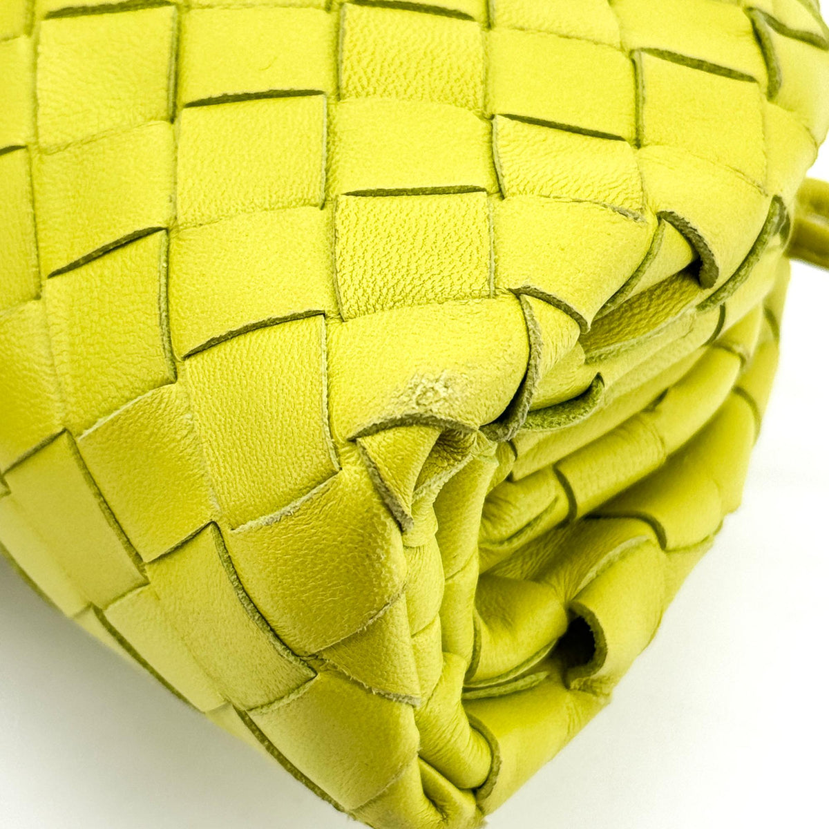 Bottega Veneta The Pouch Intrecciato Nappa Green Leather Clutche & Pouche Bag (Pre-Owned)