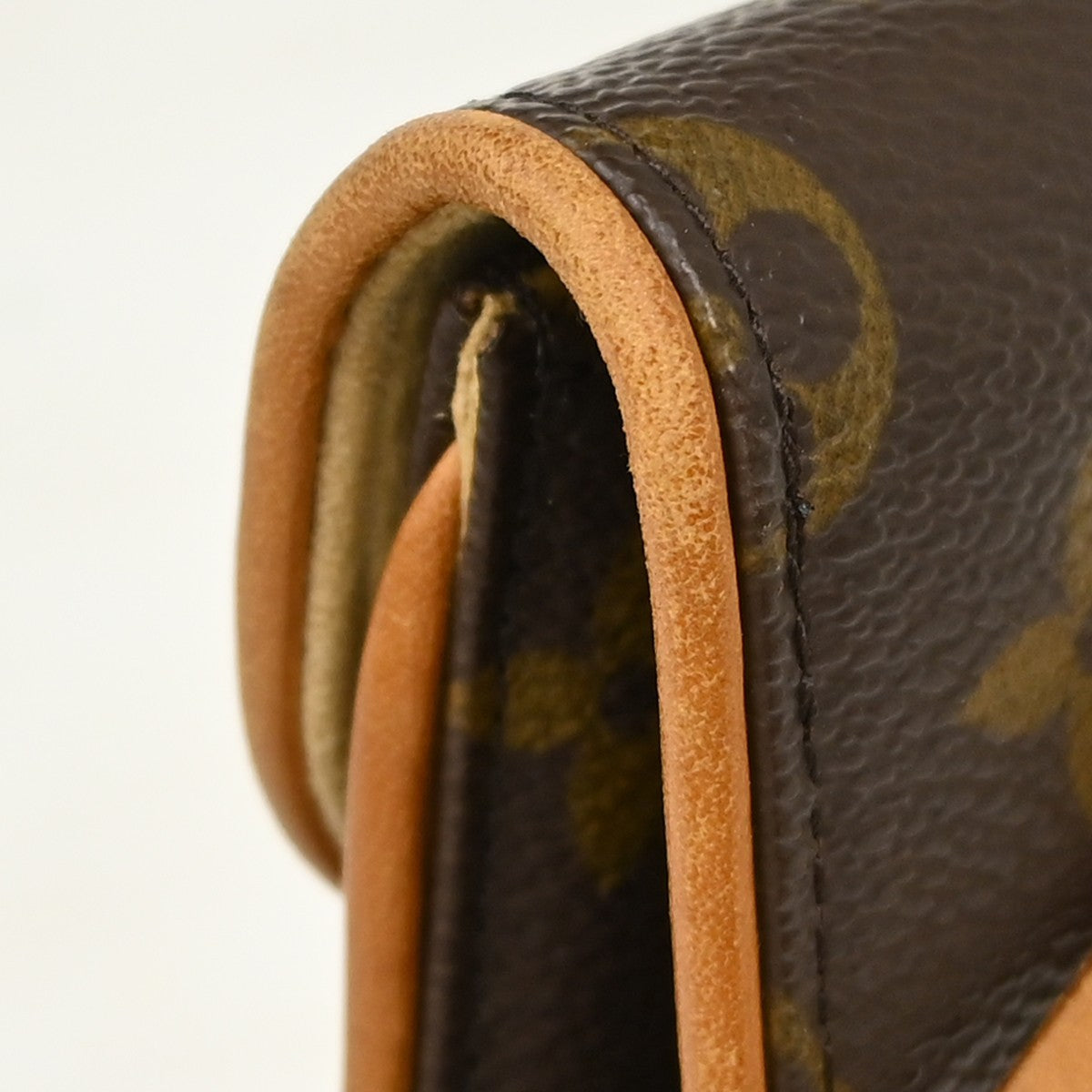 Louis Vuitton Florentine Waist Monogram Canvas Brown Canvas Handbag (Pre-Owned)