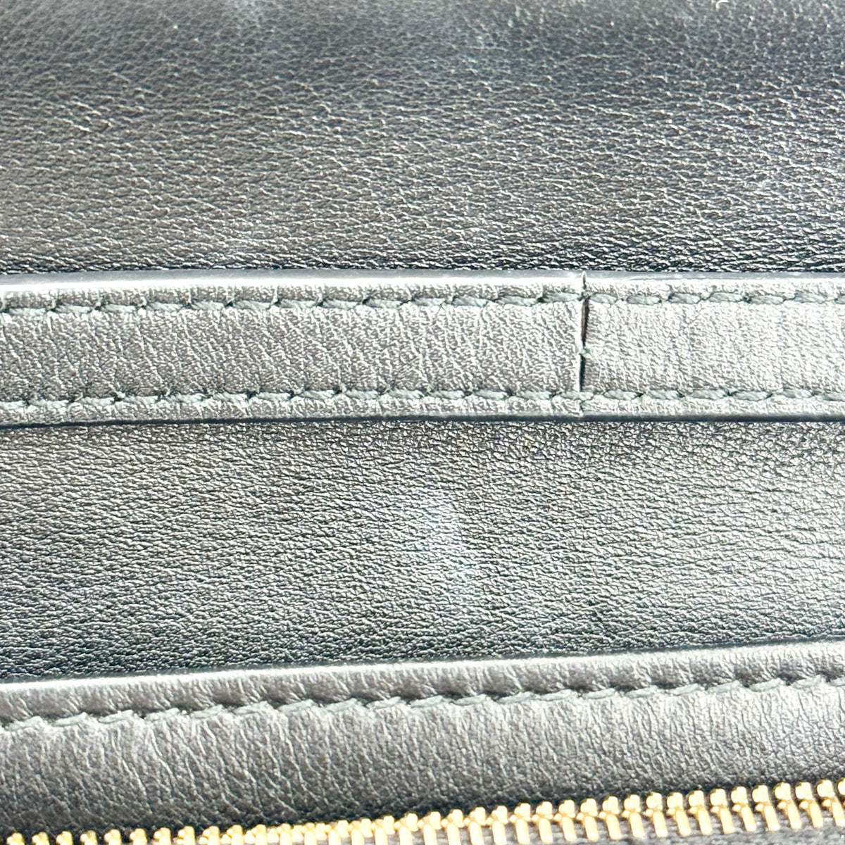 Gucci Wallet On Strap Microguccissima Leather Black Leather Crossbody Bag Bag (Pre-Owned)