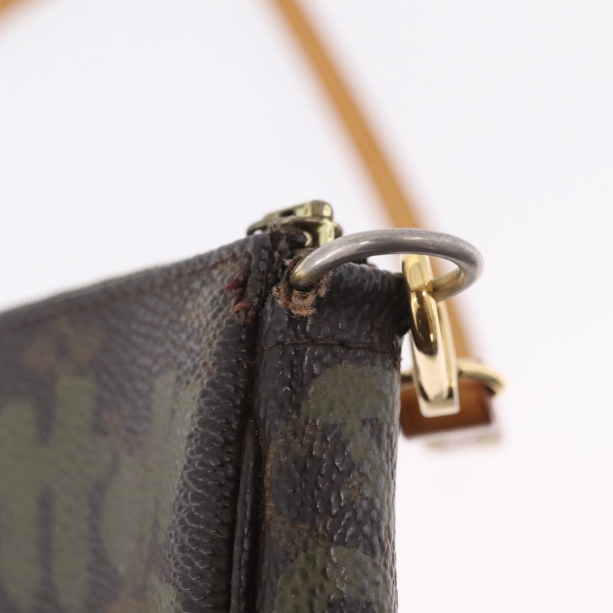Louis Vuitton Pochette Accessoires Limited Edition Monogram Graffiti Khaki Canvas Clutche & Pouche Bag (Pre-Owned)