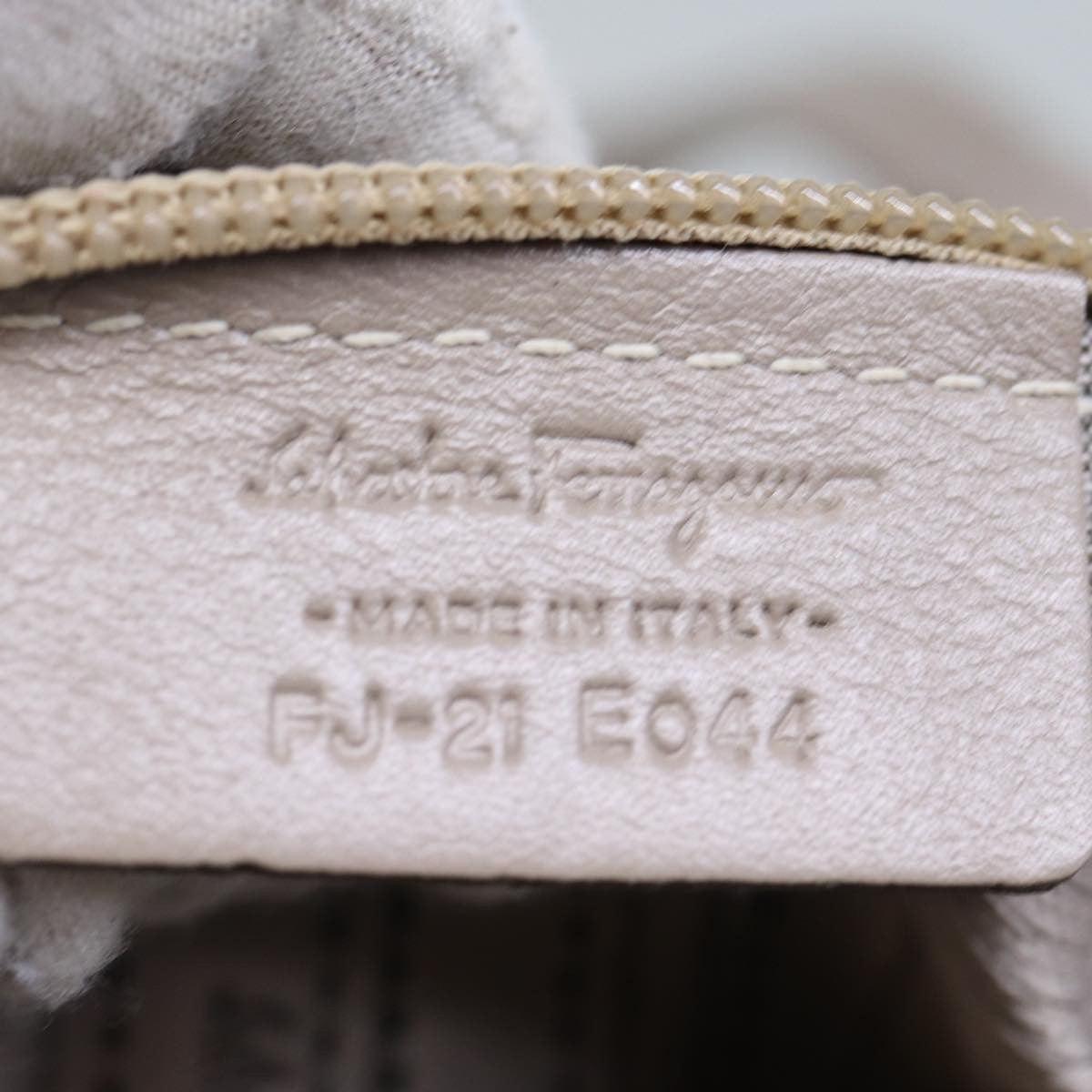 Salvatore Ferragamo Vala Patent Leather Beige Patent_Leather Handbag (Pre-Owned)