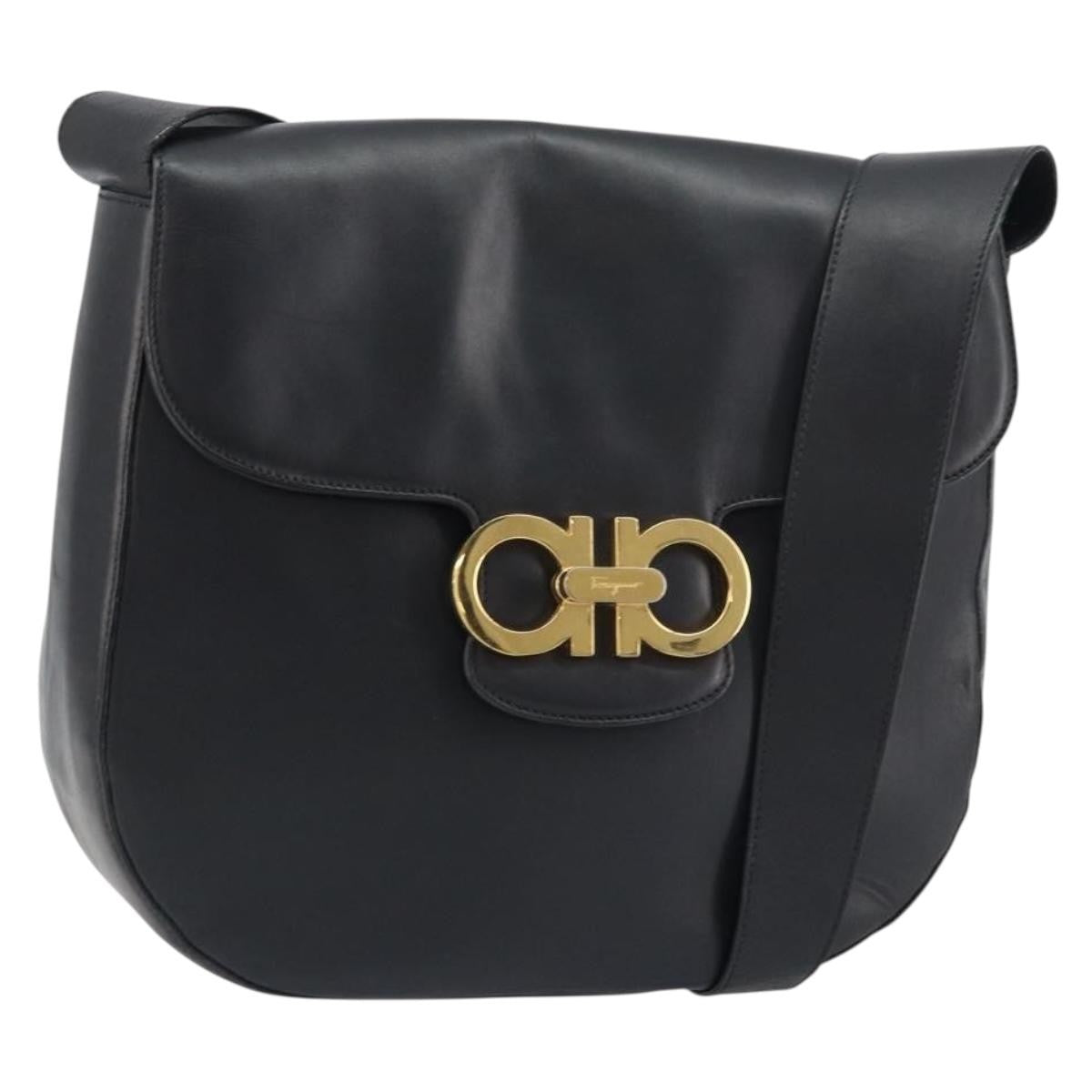 Salvatore Ferragamo Gancini Leather Black Leather Shoulder Bag Bag (Pre-Owned)