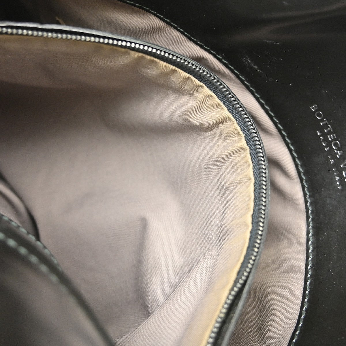 Bottega Veneta Intrecciato Shoulder Leather Black Leather Shoulder Bag Bag (Pre-Owned)