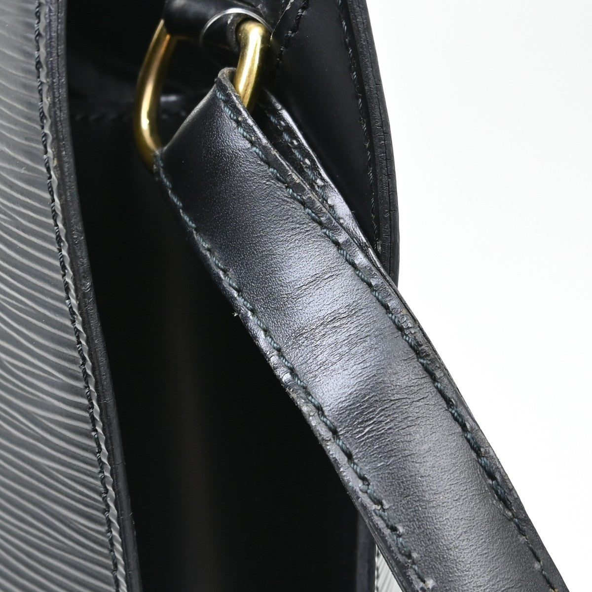 Louis Vuitton Cluny Epi Leather Black Leather Shoulder Bag Bag (Pre-Owned)