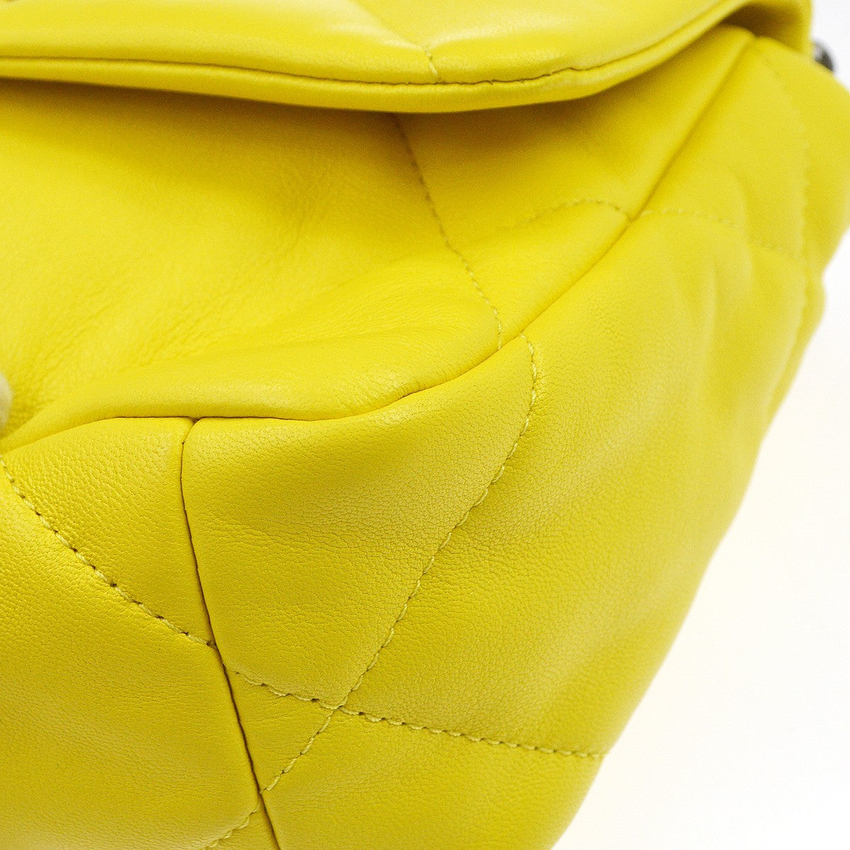 Chanel 19 Flap Bag Quilted Lambskin Yellow Leather Shoulder Bag Bag (Pre-Owned)