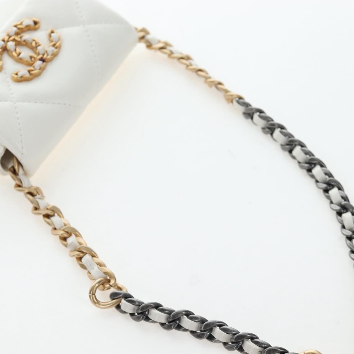 Chanel 19 Card Holder On Chain Quilted Leather White Leather Shoulder Bag Bag (Pre-Owned)