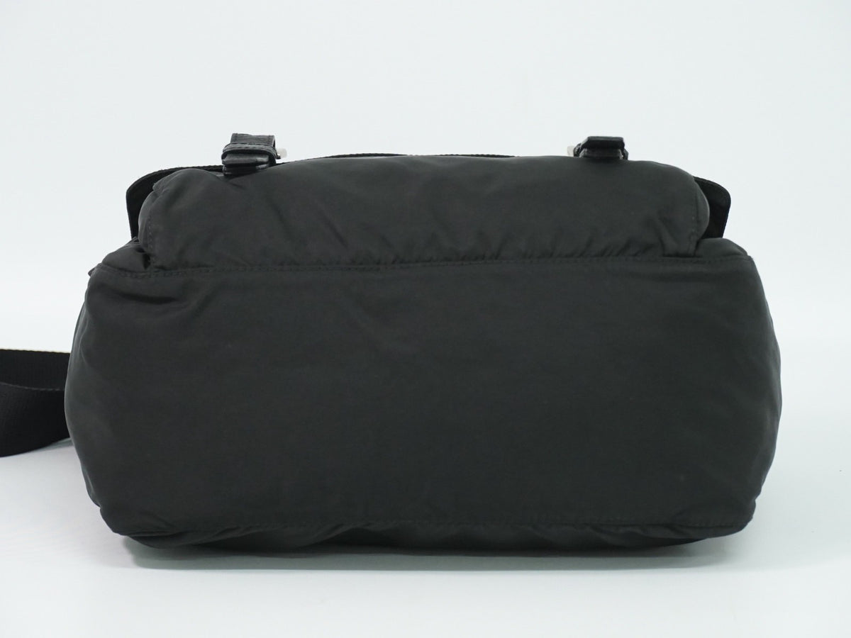 Prada Zip Buckle Messenger Tessuto Black Nylon Shoulder Bag Bag (Pre-Owned)