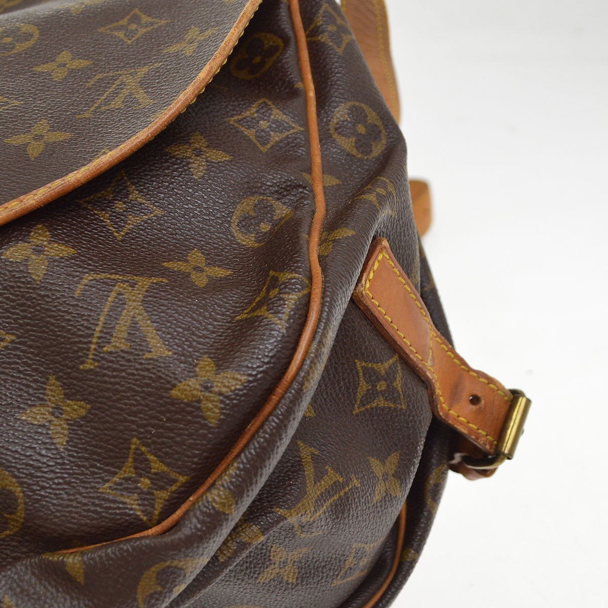 Louis Vuitton Saumur Monogram Brown Canvas Shoulder Bag Bag (Pre-Owned)