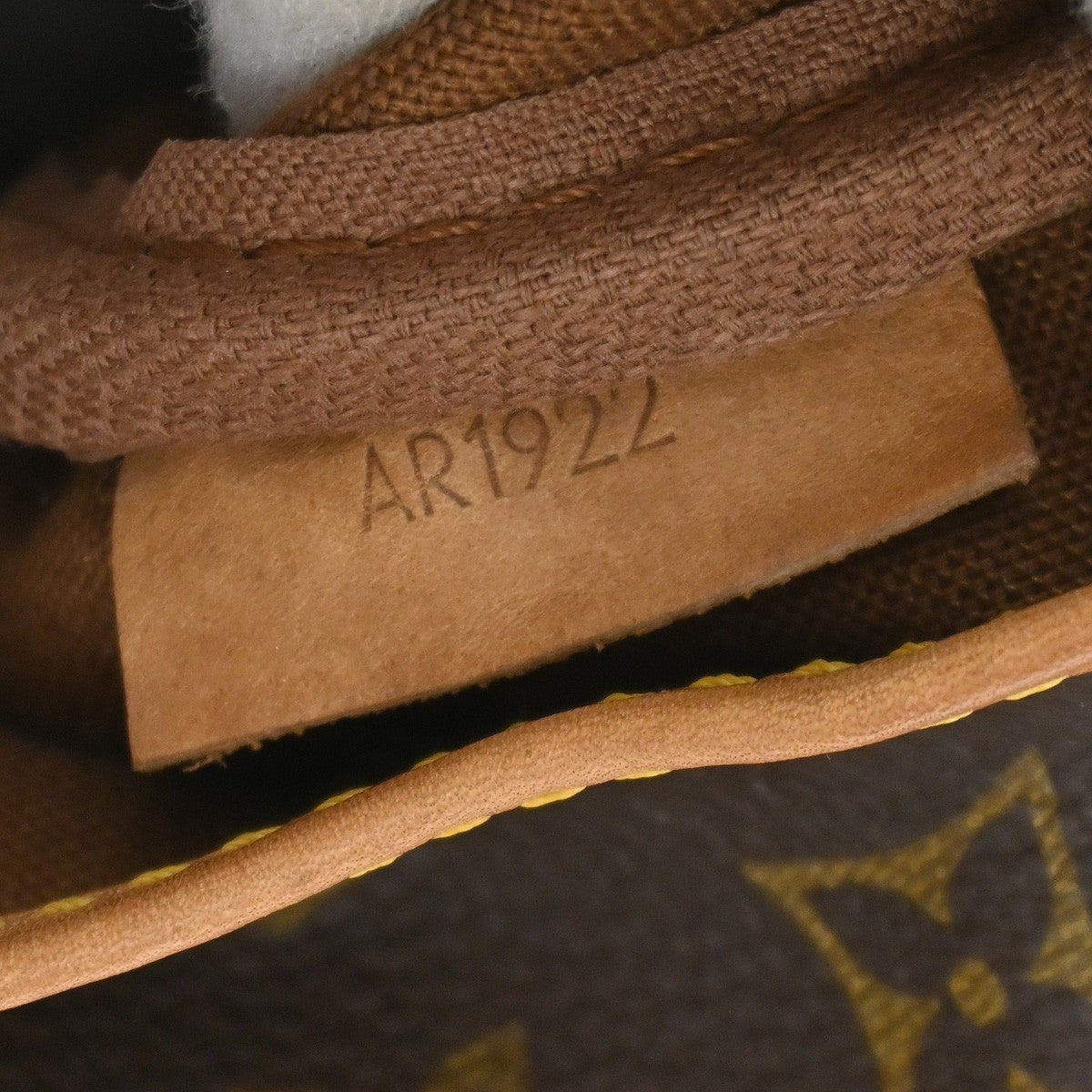 Louis Vuitton Saumur Monogram Canvas Brown Canvas Handbag (Pre-Owned)