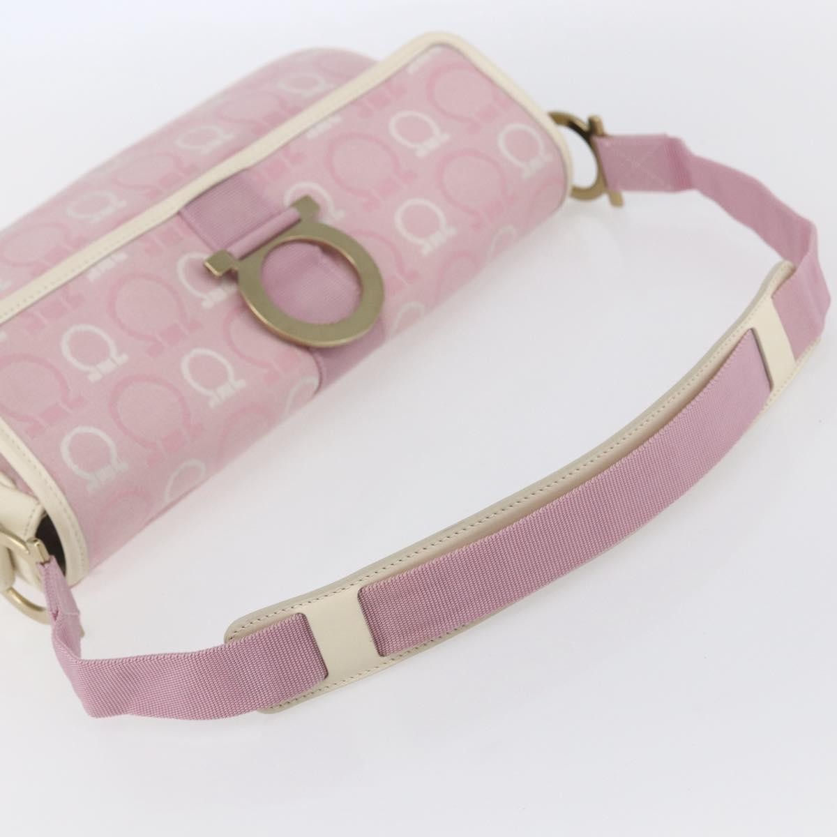 Salvatore Ferragamo Gancini Canvas Pink Canvas Shoulder Bag Bag (Pre-Owned)