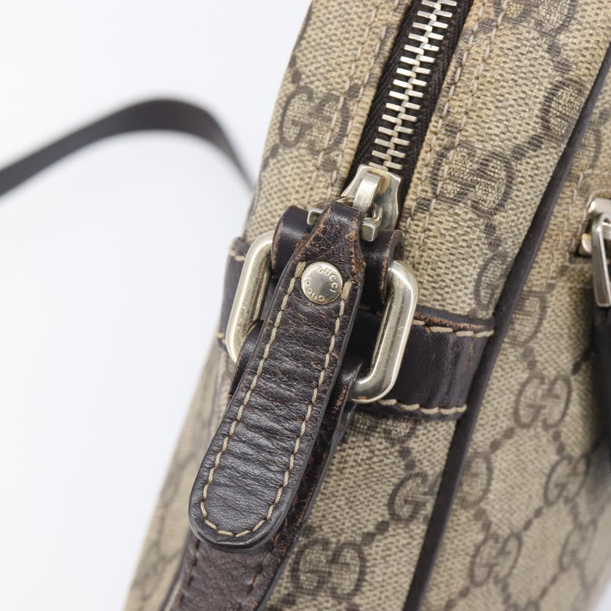 Gucci Front Zip Pocket Messenger Gg Coated Canvas Beige Canvas Shoulder Bag Bag (Pre-Owned)