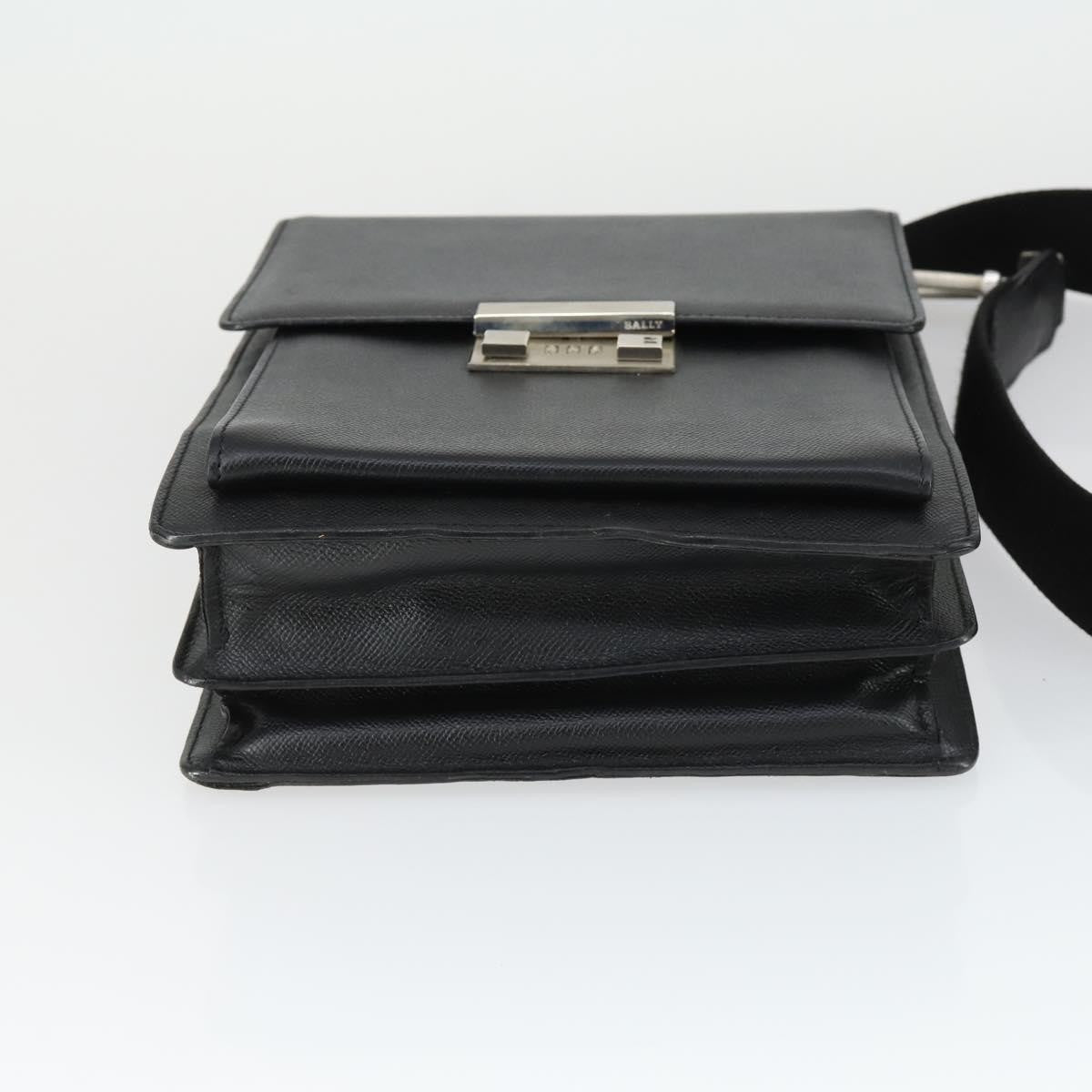 Bally Vintage Leather Black Leather Shoulder Bag Bag (Pre-Owned)