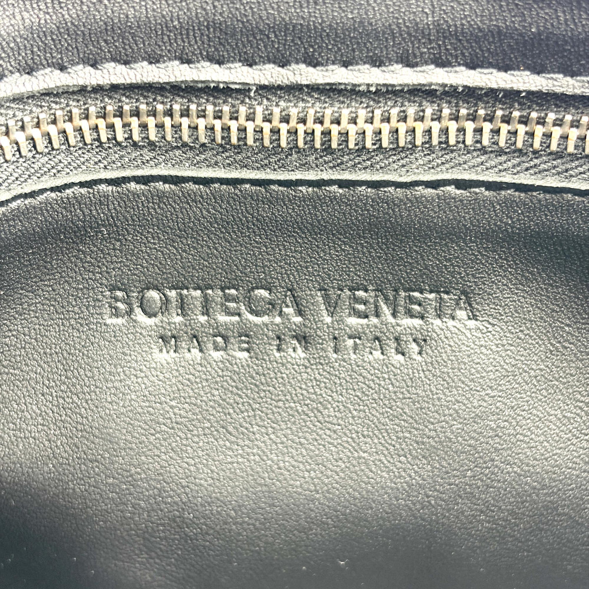 Bottega Veneta Cassette Maxi Intrecciato Patent Black Leather Crossbody Bag Bag (Pre-Owned)