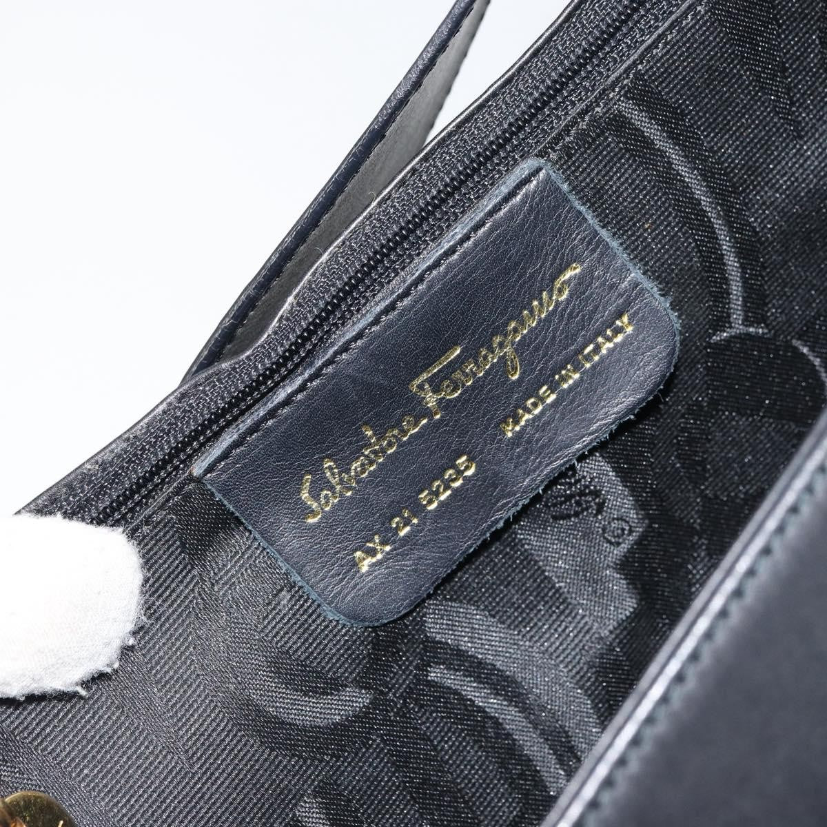 Salvatore Ferragamo Gancini Leather Black Leather Shoulder Bag Bag (Pre-Owned)