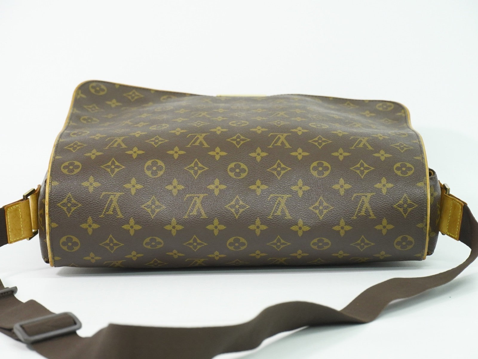 Louis Vuitton Abbesses Messenger Monogram Canvas Brown Canvas Shoulder Bag Bag (Pre-Owned)
