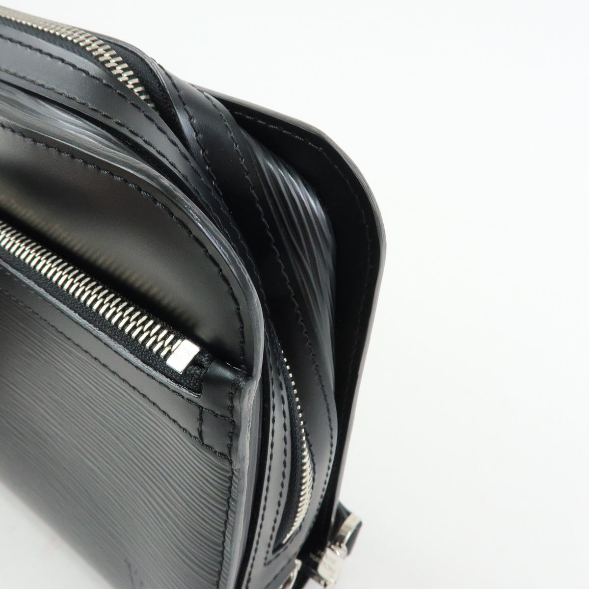 Louis Vuitton Hoche Clutch Epi Leather Black Leather Clutche & Pouche Bag (Pre-Owned)