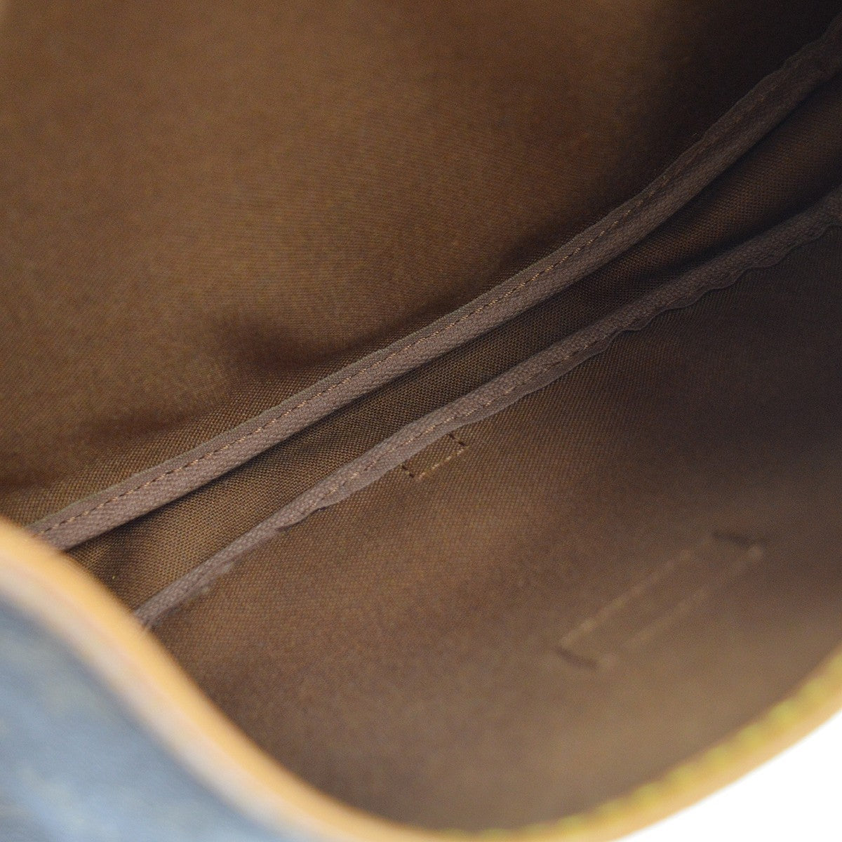 Louis Vuitton Saumur Monogram Canvas Brown Canvas Handbag (Pre-Owned)