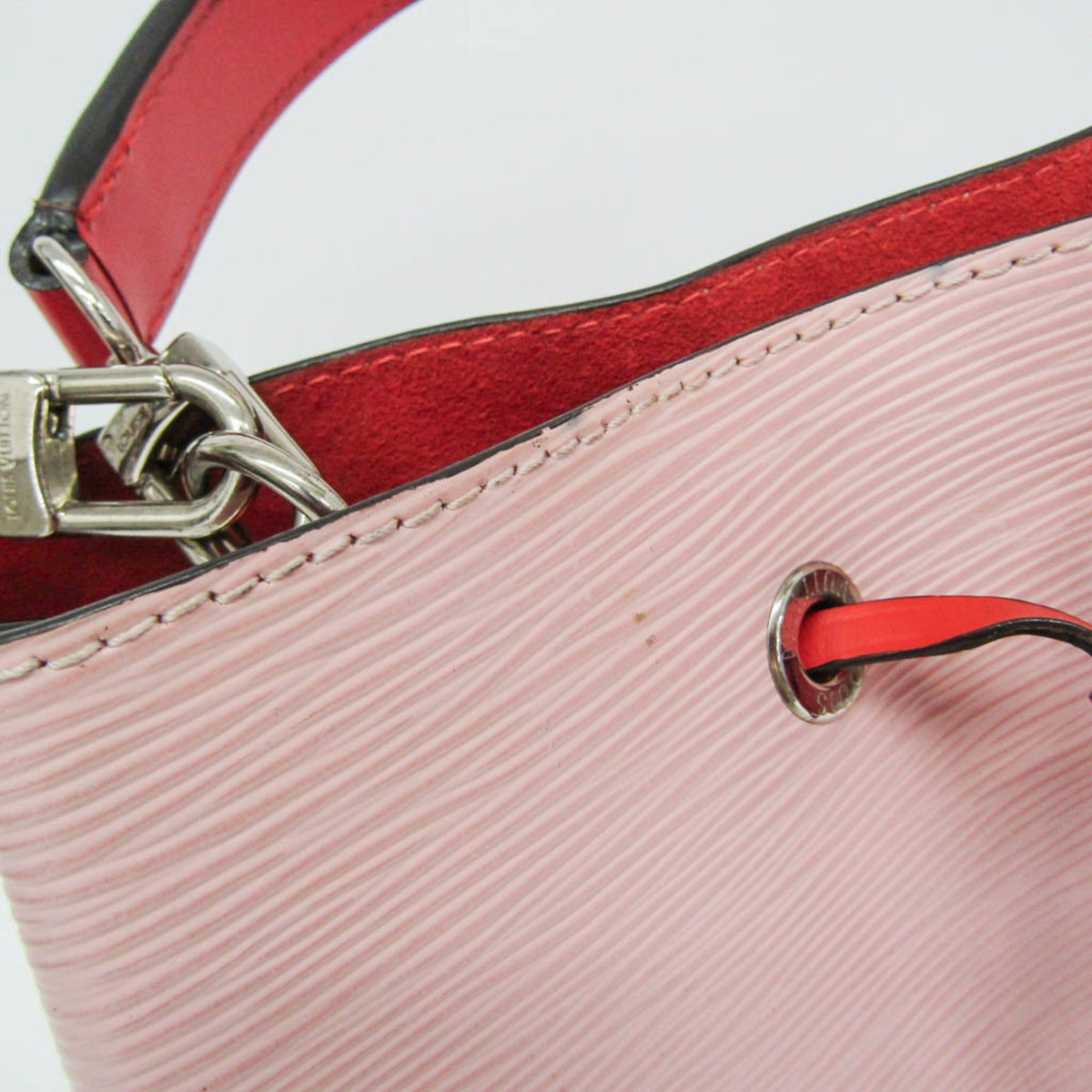 Louis Vuitton Neonoe Epi Leather Pink Leather Handbag (Pre-Owned)
