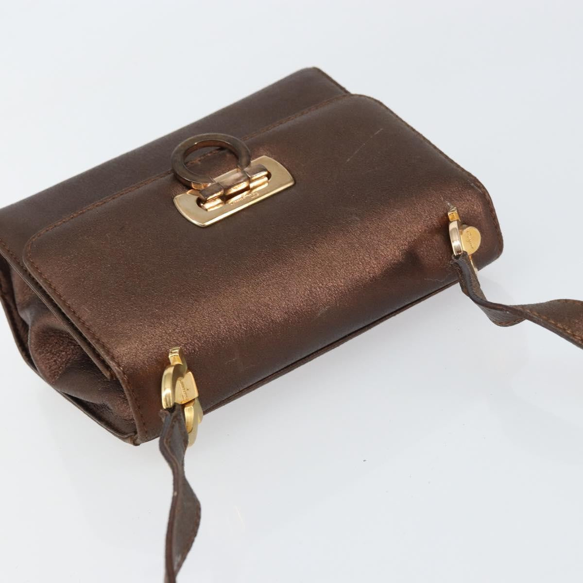 Salvatore Ferragamo Gancini Leather Gold Leather Shoulder Bag Bag (Pre-Owned)