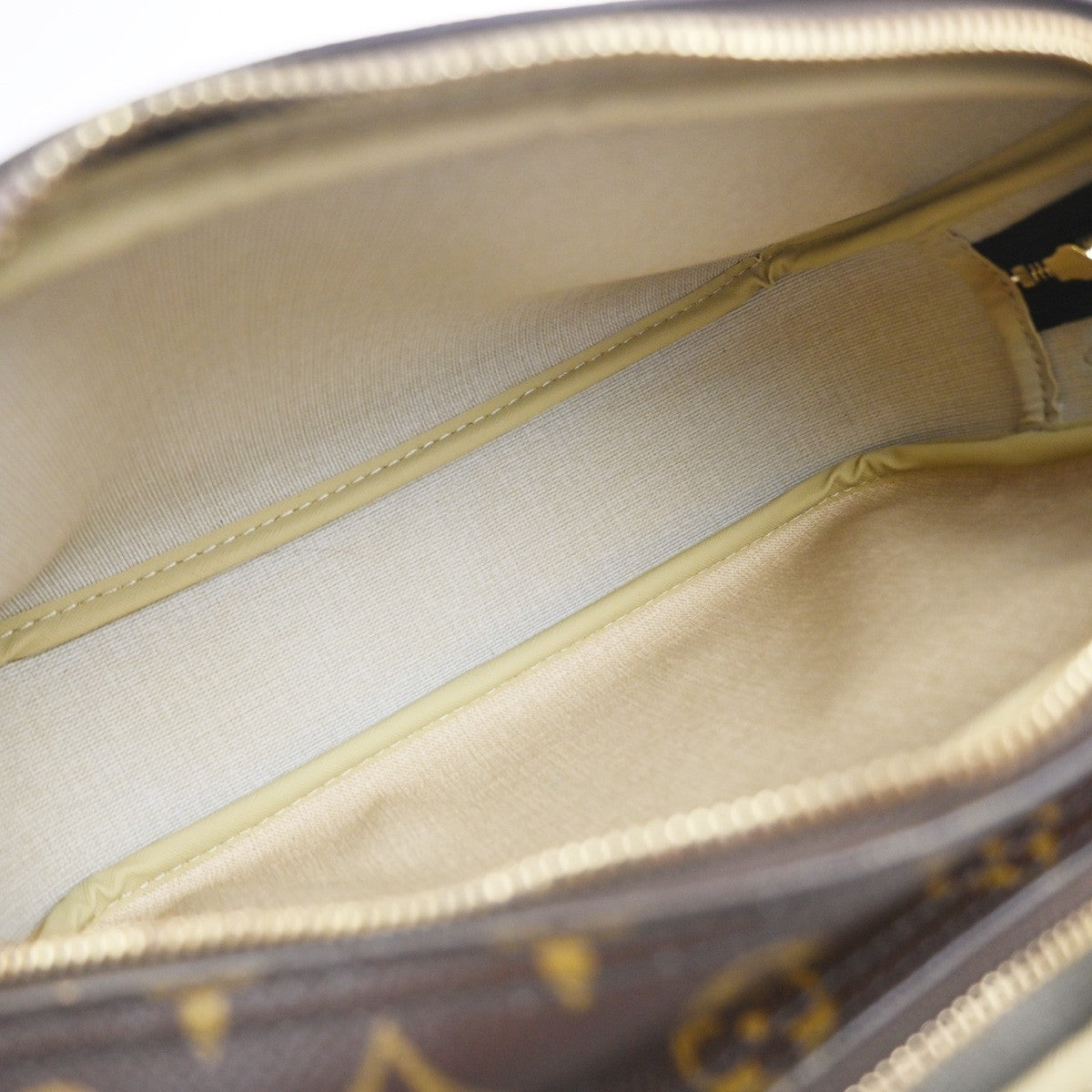 Louis Vuitton Reporter Monogram Canvas Brown Canvas Shoulder Bag Bag (Pre-Owned)