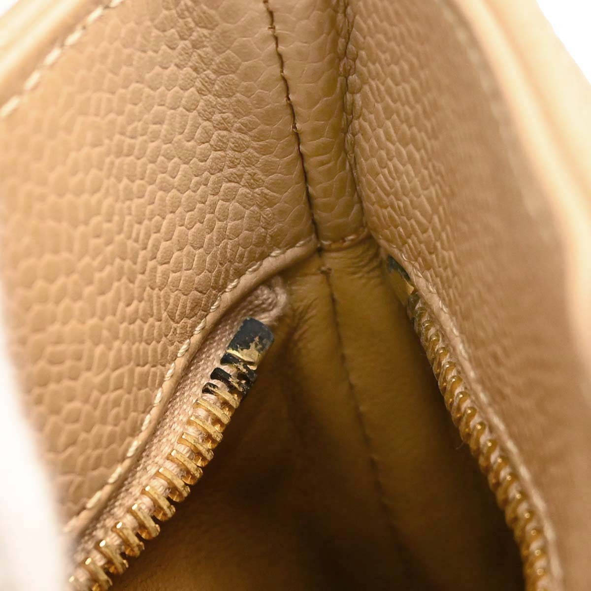 Chanel Medallion Quilted Caviar Beige Leather Tote Bag Bag (Pre-Owned)
