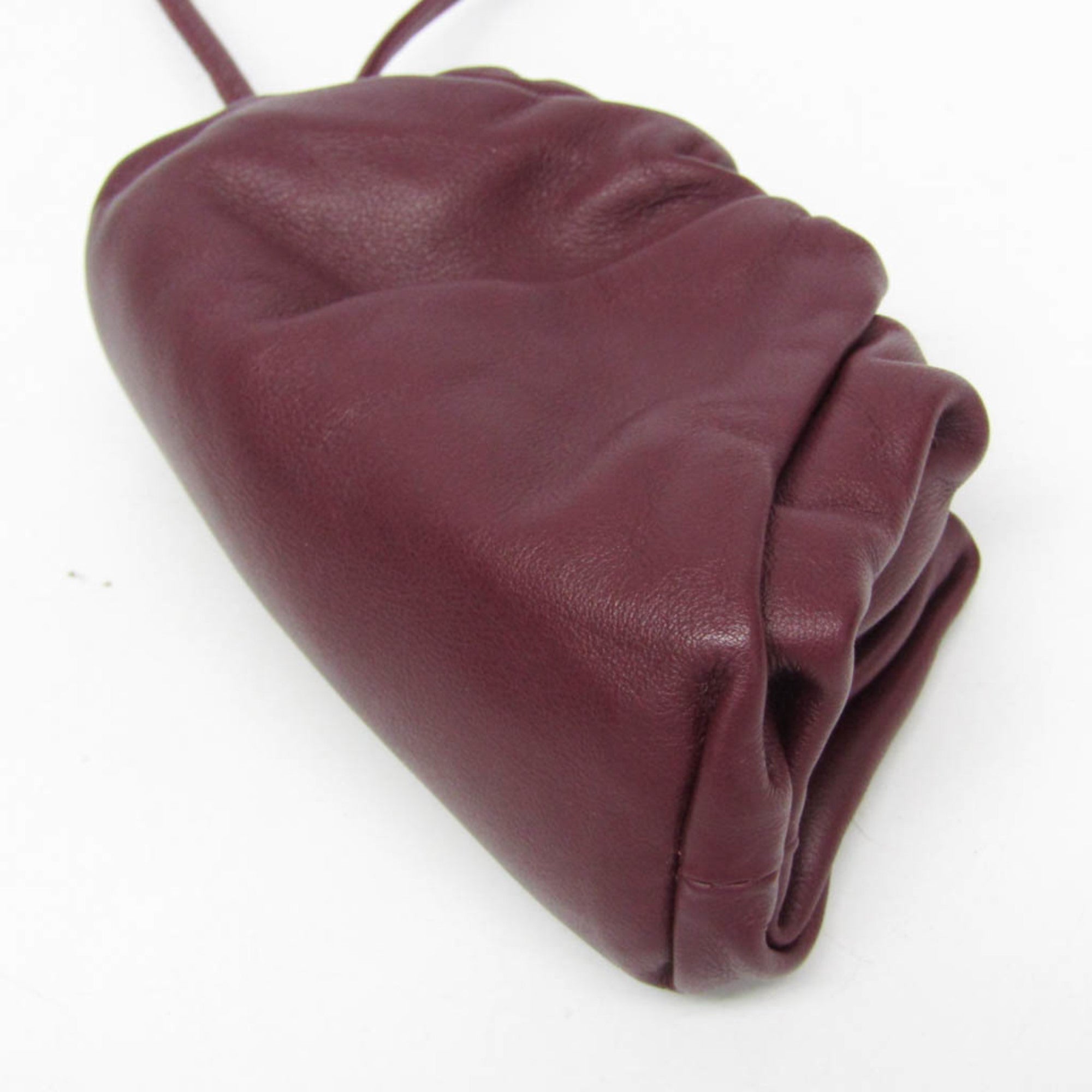 Bottega Veneta The Leather Burgundy Leather Clutche & Pouche Bag (Pre-Owned)