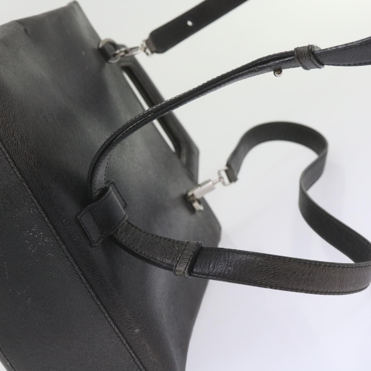 Salvatore Ferragamo Gancini Leather Gray Leather Handbag (Pre-Owned)