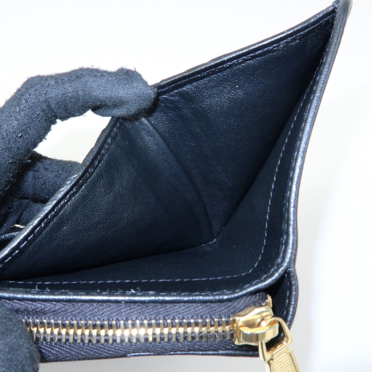 Saint Laurent Belle De Jour Zip Around French Leather Black Leather Wallets Accessory (Pre-Owned)