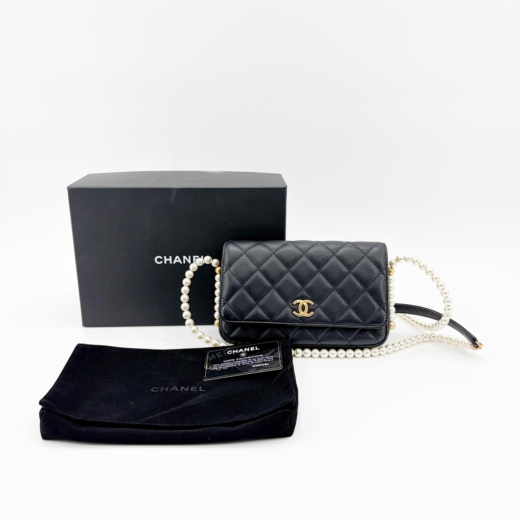 Chanel Wallet On Chain Shoulder Bag Chevron Patent Black Leather Shoulder Bag Bag (Pre-Owned)