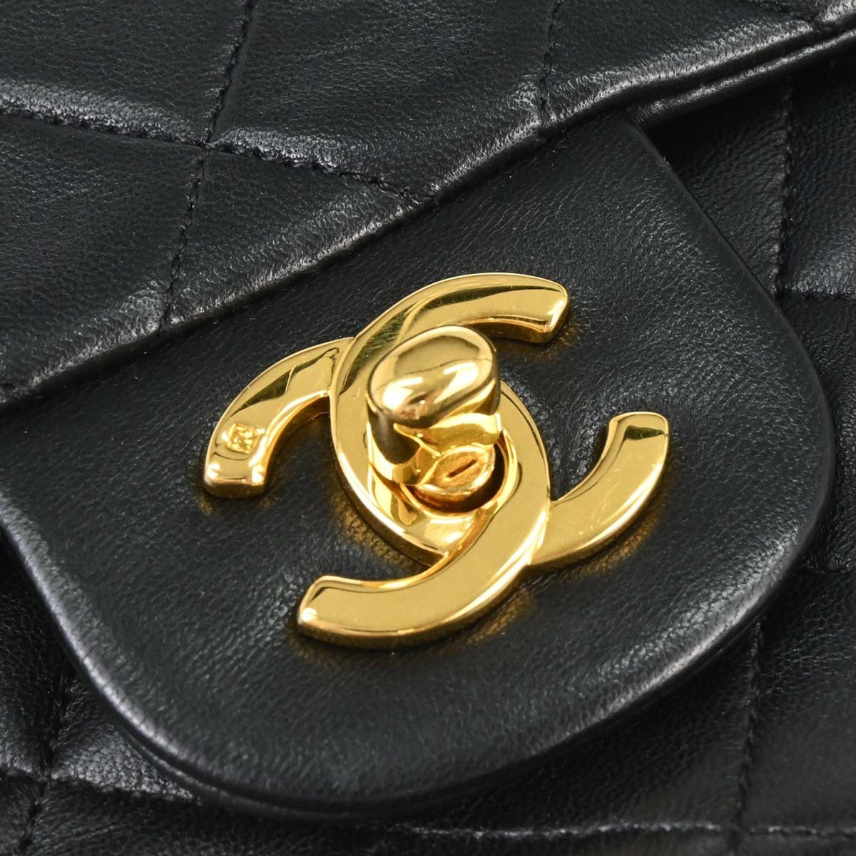 Chanel Timeless - Classic Double Flap Leather Black Leather Shoulder Bag Bag (Pre-Owned)