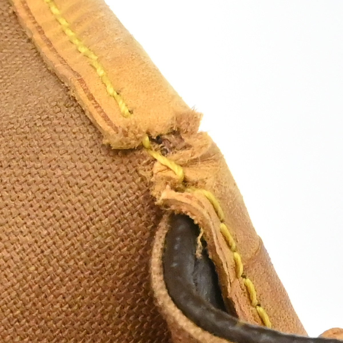 Louis Vuitton Bosphore Messenger Monogram Canvas Brown Canvas Handbag (Pre-Owned)