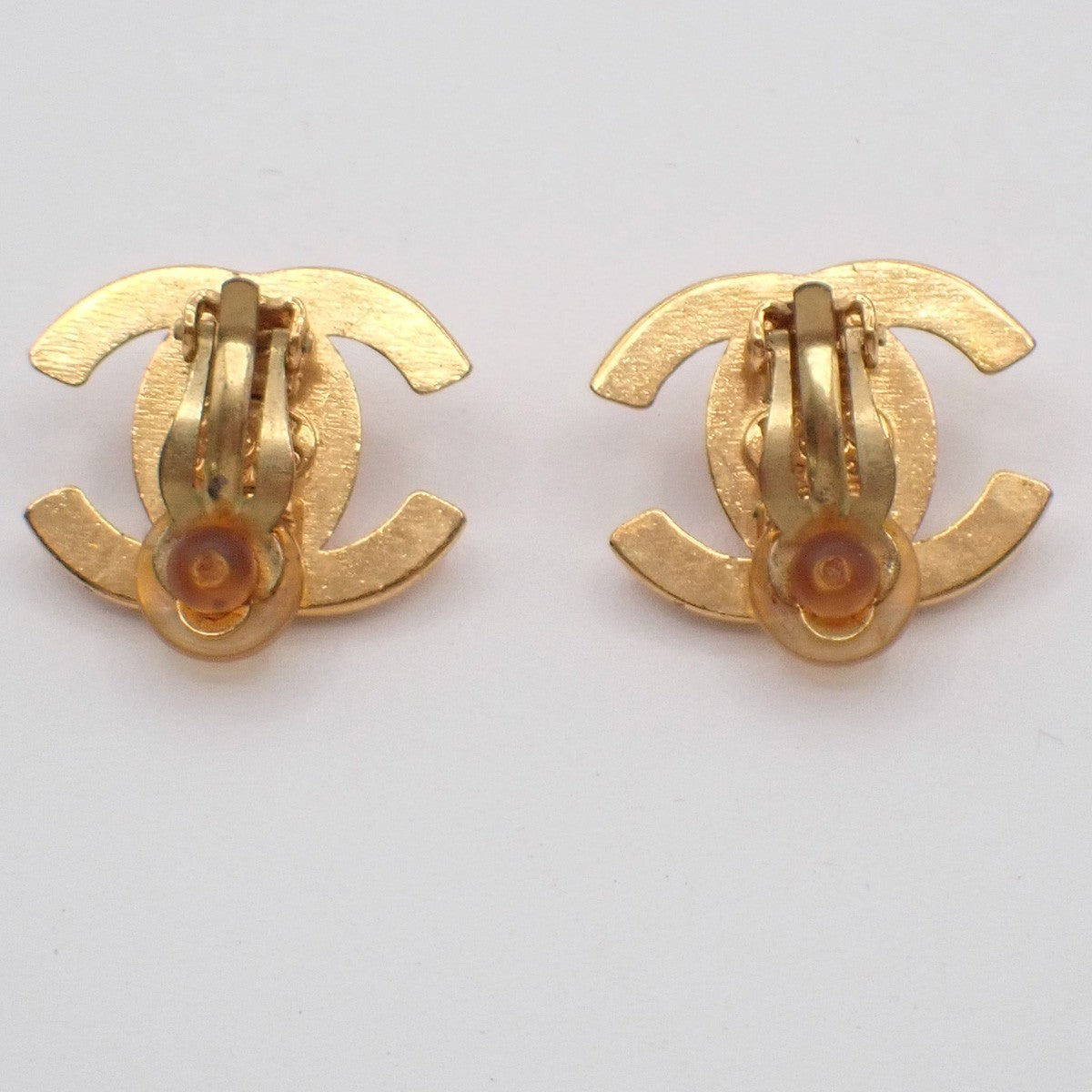 Chanel Cc Button Clip-On Metal Gold Gold_Plated Earrings Jewelry (Pre-Owned)