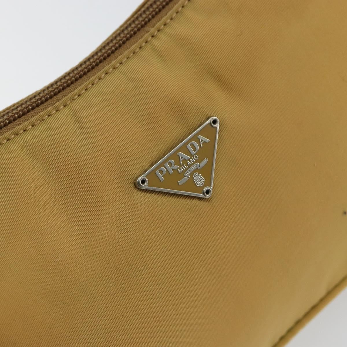 Prada Re-Edition 2000 Hobo Tessuto Beige Nylon Shoulder Bag Bag (Pre-Owned)
