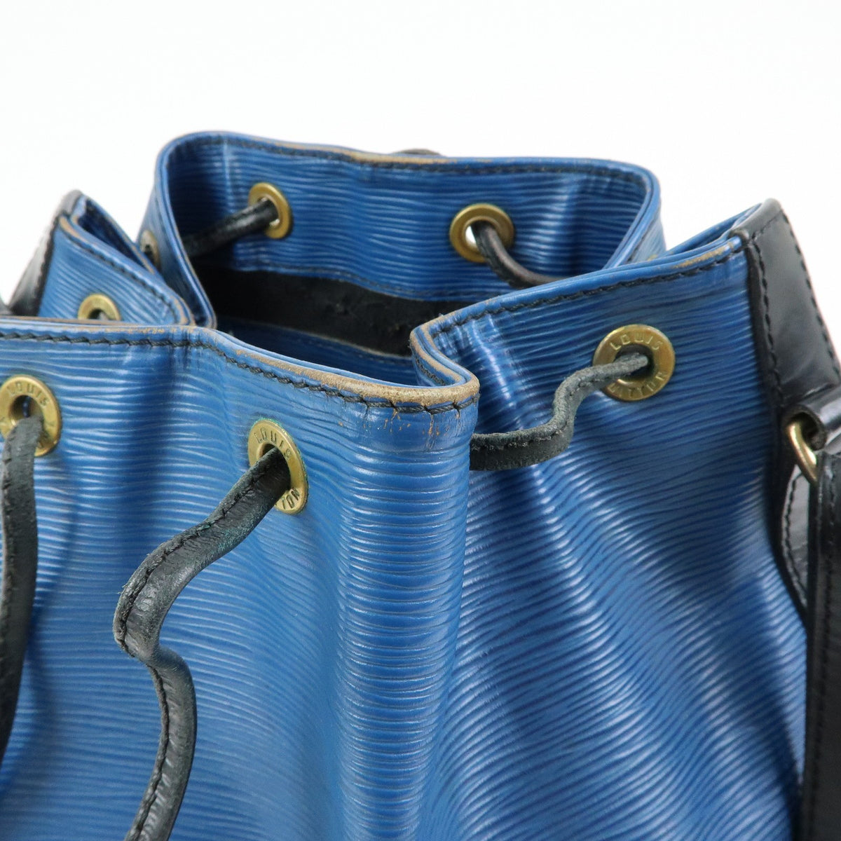 Louis Vuitton Bicolor Petit Noe Epi Leather Blue Leather Handbag (Pre-Owned)