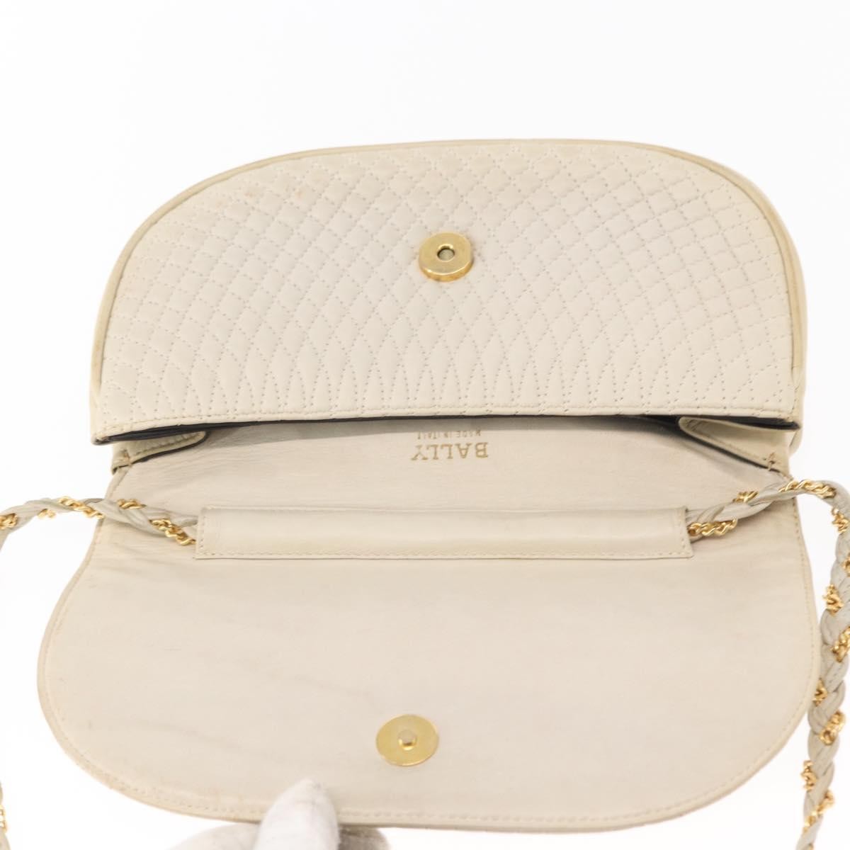 Bally Vintage Quilted Leather White Leather Shoulder Bag Bag (Pre-Owned)