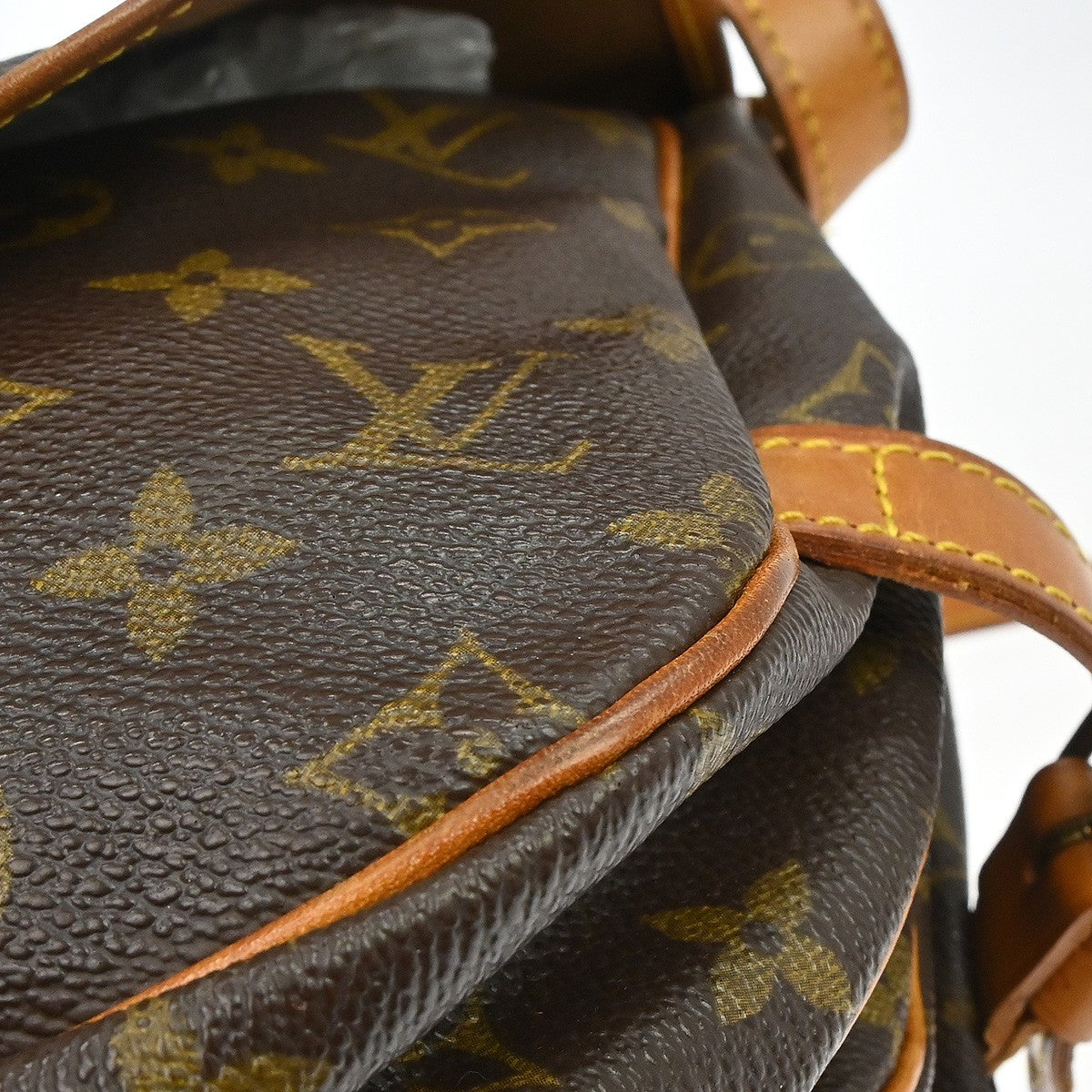 Louis Vuitton Saumur Messenger Monogram Canvas Brown Canvas Shoulder Bag Bag (Pre-Owned)