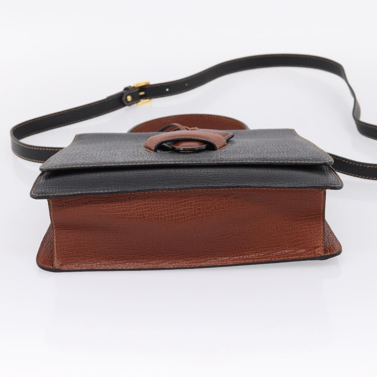 Loewe Barcelona Leather Black Leather Shoulder Bag Bag (Pre-Owned)