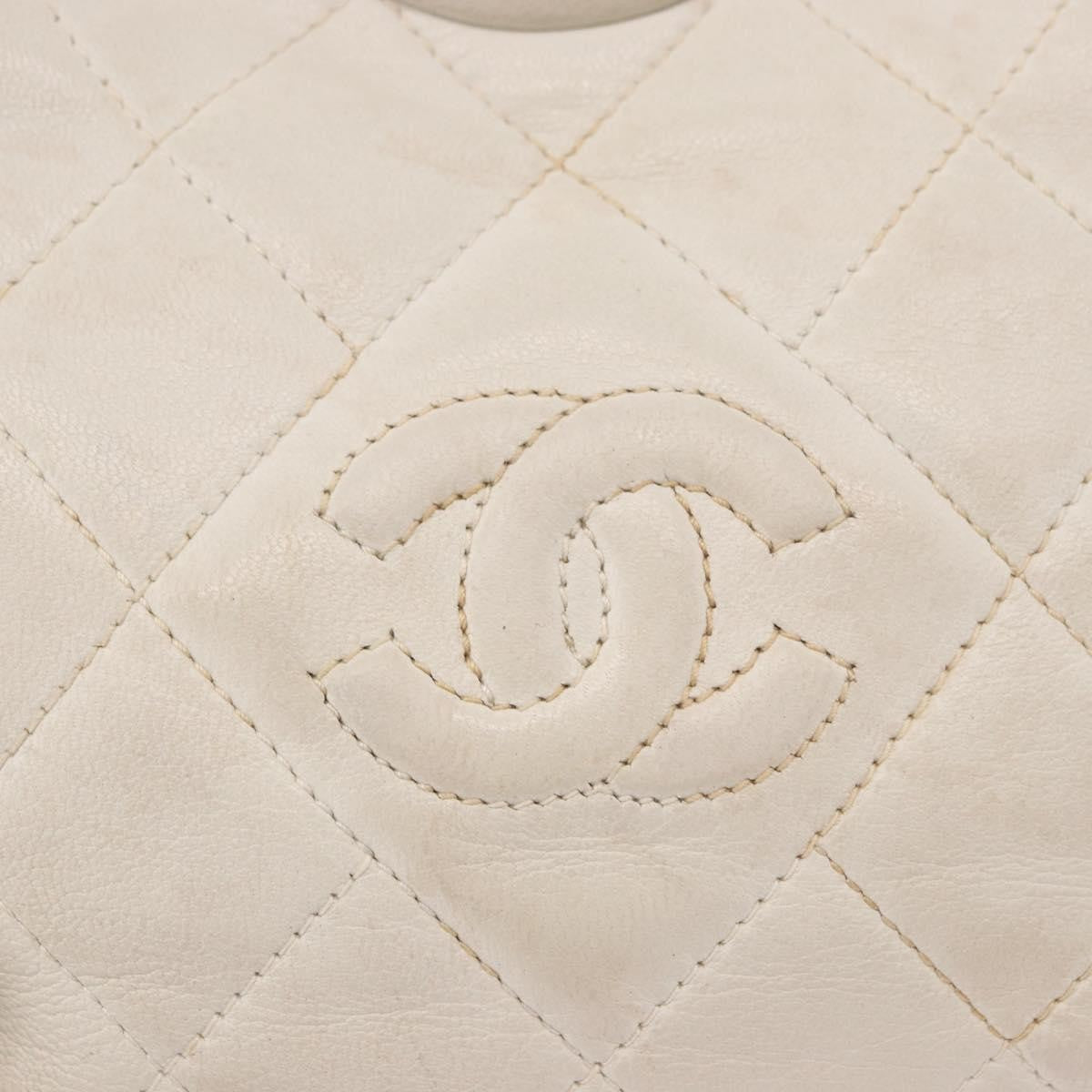 Chanel Vintage Diamond Cc Tassel Quilted Leather White Leather Shoulder Bag Bag (Pre-Owned)