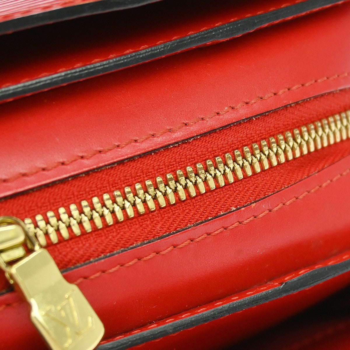 Louis Vuitton Pont Neuf Epi Leather Red Leather Handbag (Pre-Owned)