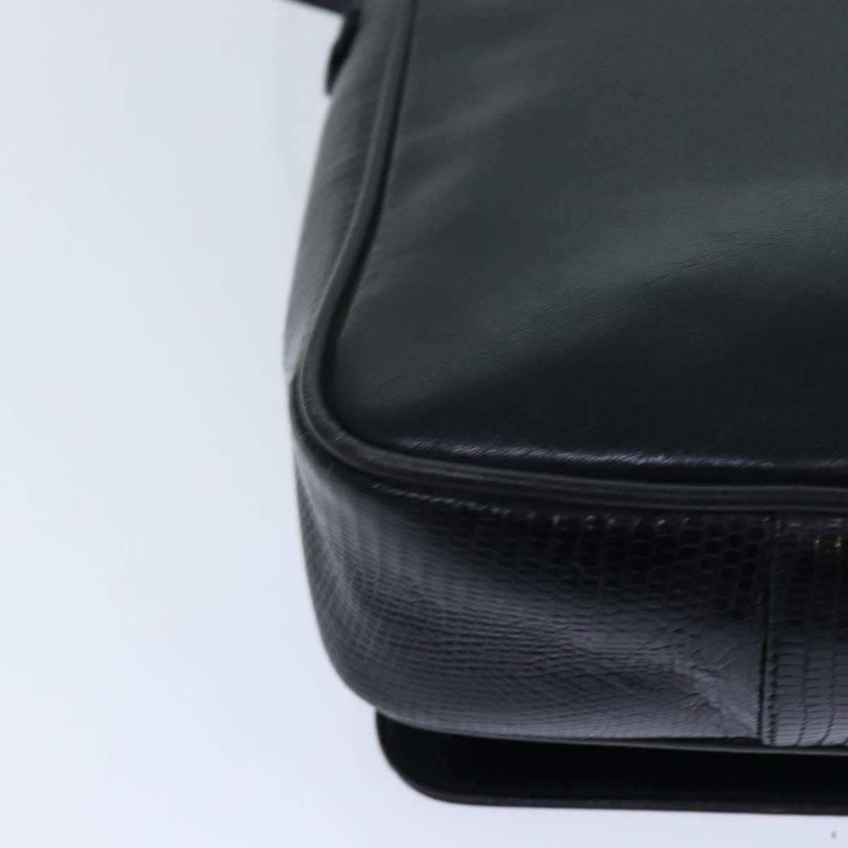 Salvatore Ferragamo Vintage Leather Black Leather Shoulder Bag Bag (Pre-Owned)