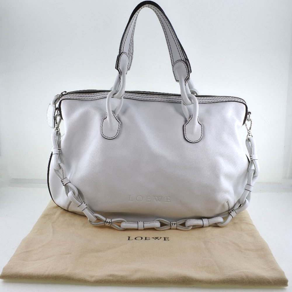 Loewe White Leather Shoulder Bag (Pre-Owned)