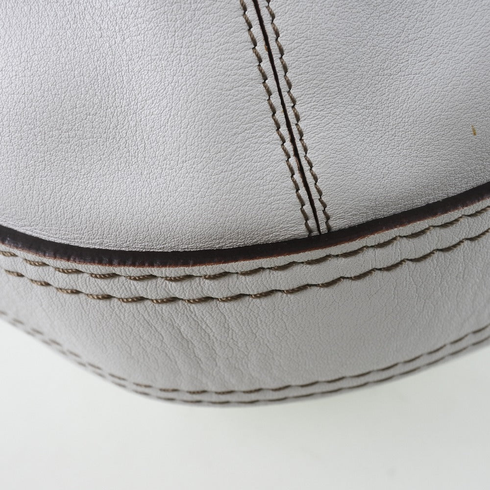 Loewe White Leather Shoulder Bag (Pre-Owned)