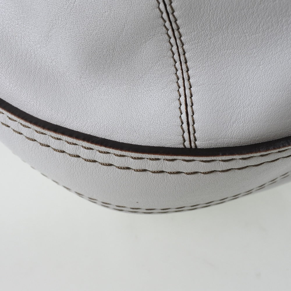 Loewe White Leather Shoulder Bag (Pre-Owned)